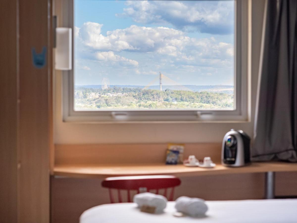 Готель Ibis Фос-ду-Іґуасу Екстер'єр фото